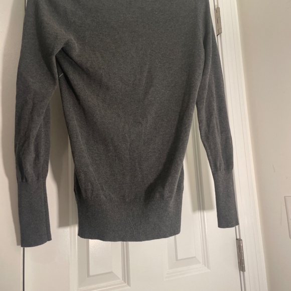 Gap sweater . Worn twice. Very good condition - Picture 3 of 3
